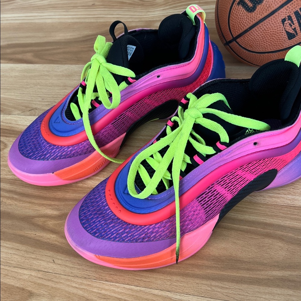 Adidas Kids  D.O.N. Basketball Shoes size 5
